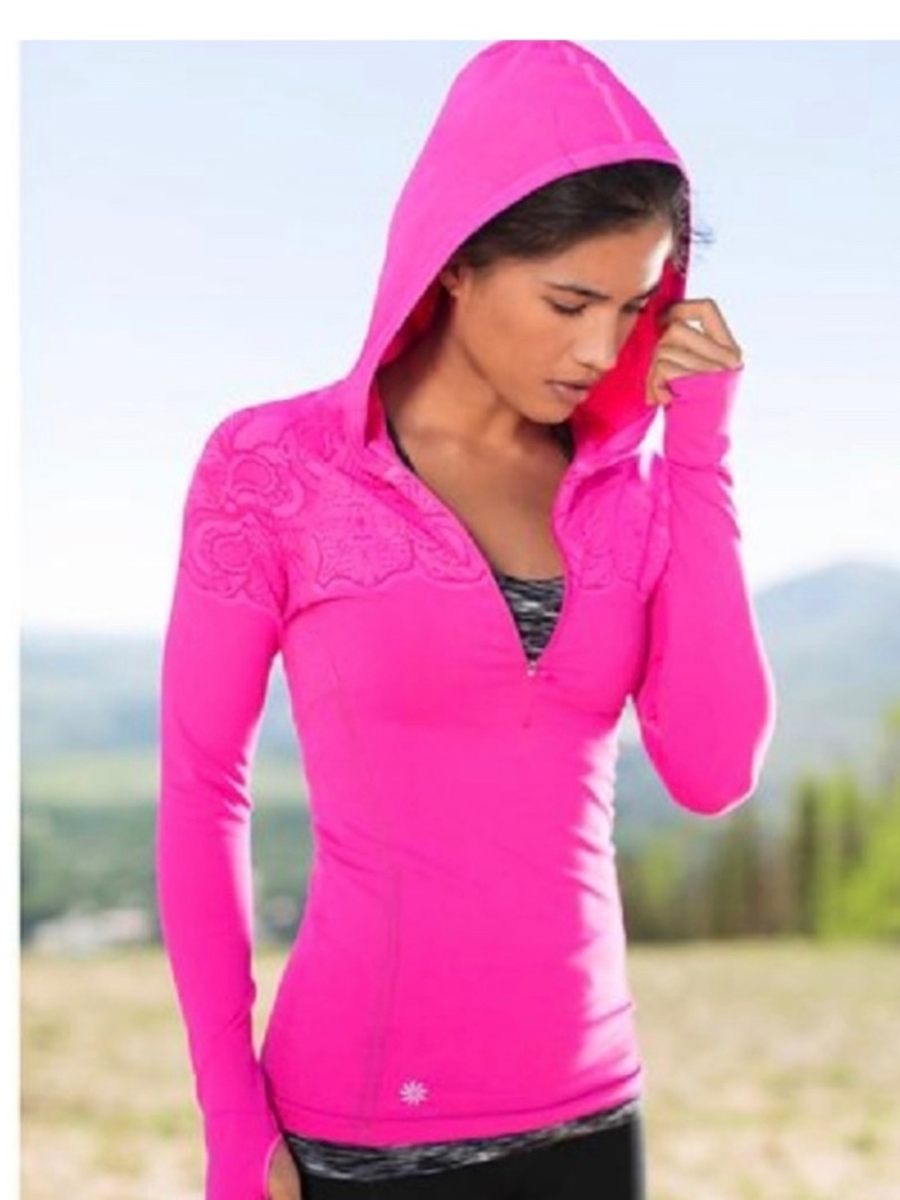 Athleta twist 1/2 zip pullover hoodie Size Medium